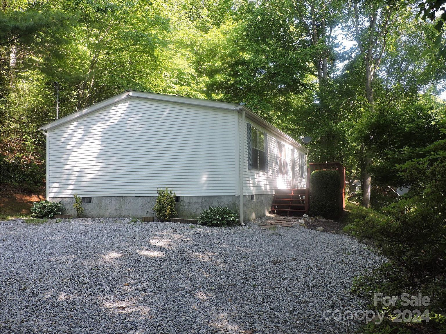 2271 Gouges Creek Rd Spruce Pine, NC 28777 - Thumbnail 4