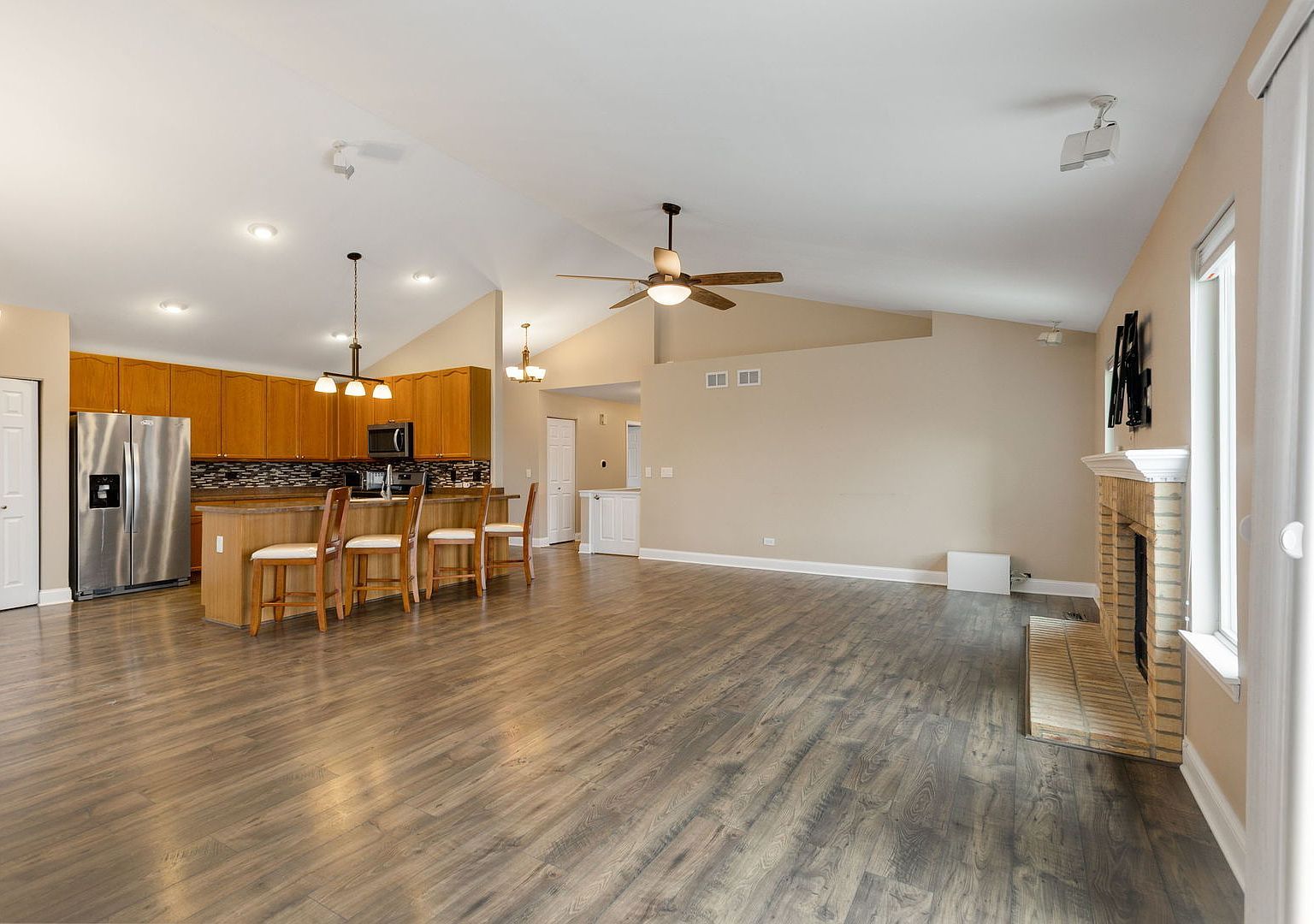 28621 Wagon Trail Rd Lakemoor, IL 60051 - Thumbnail 4