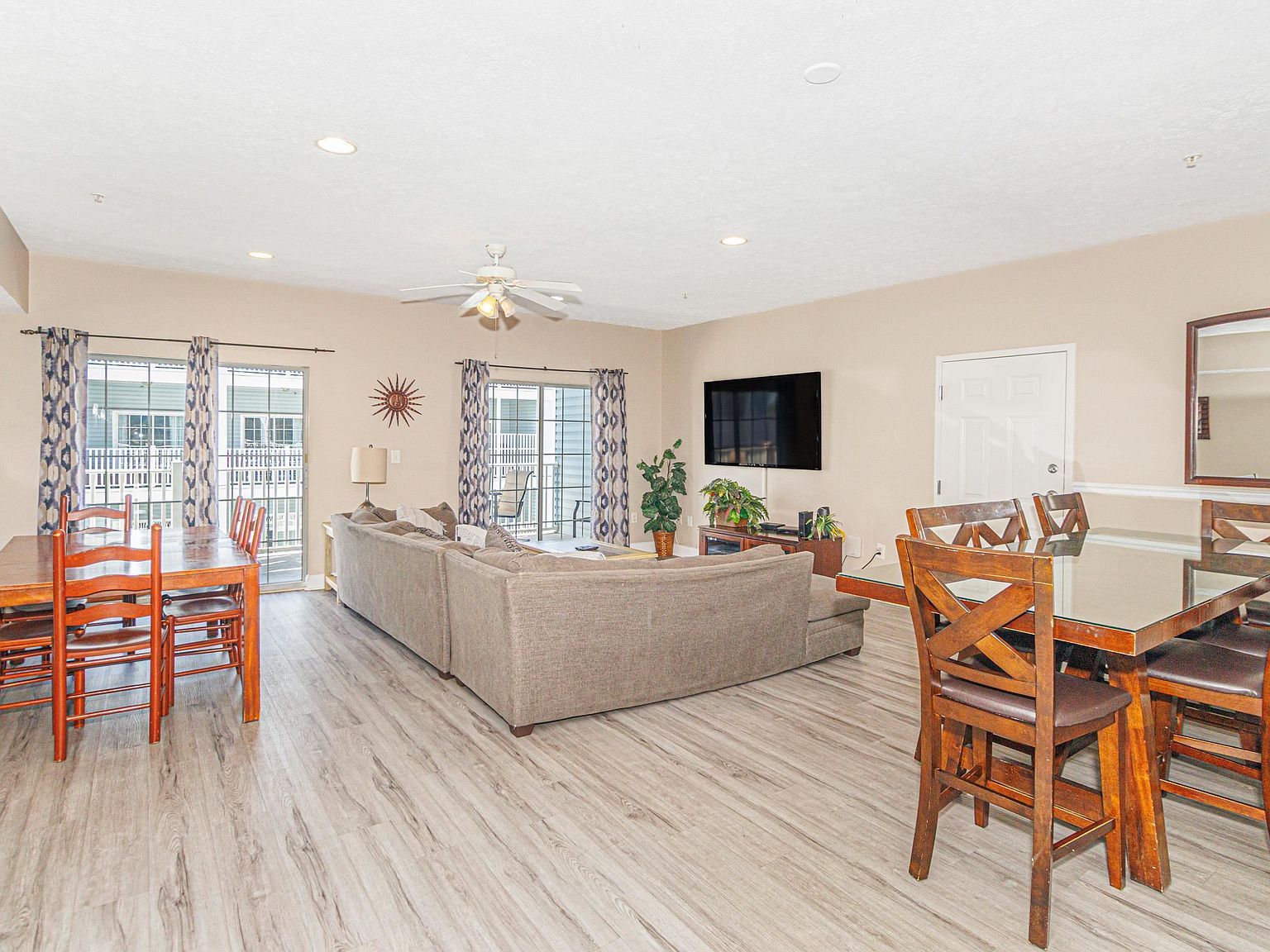 704 S Ocean Blvd #303B Myrtle Beach, SC 29577 - Thumbnail 4