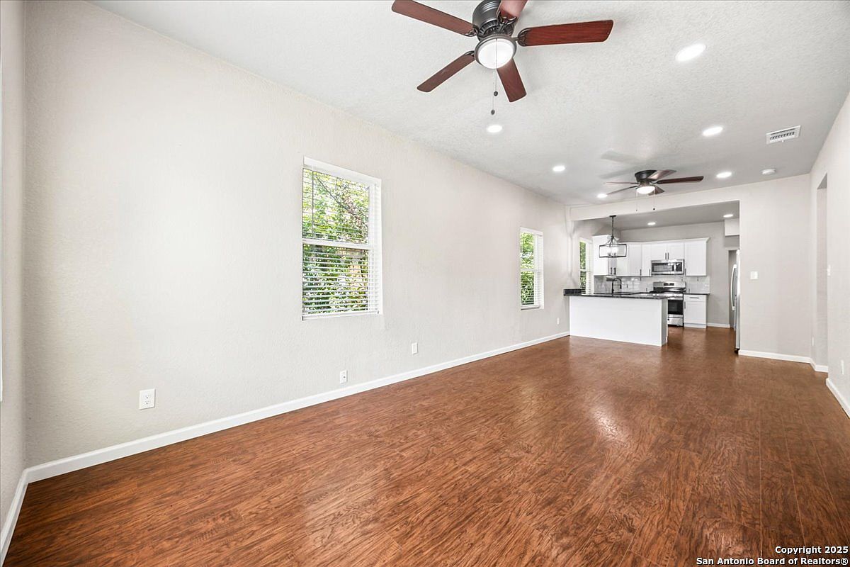 1735 Center St San Antonio, TX 78202 - Thumbnail 4