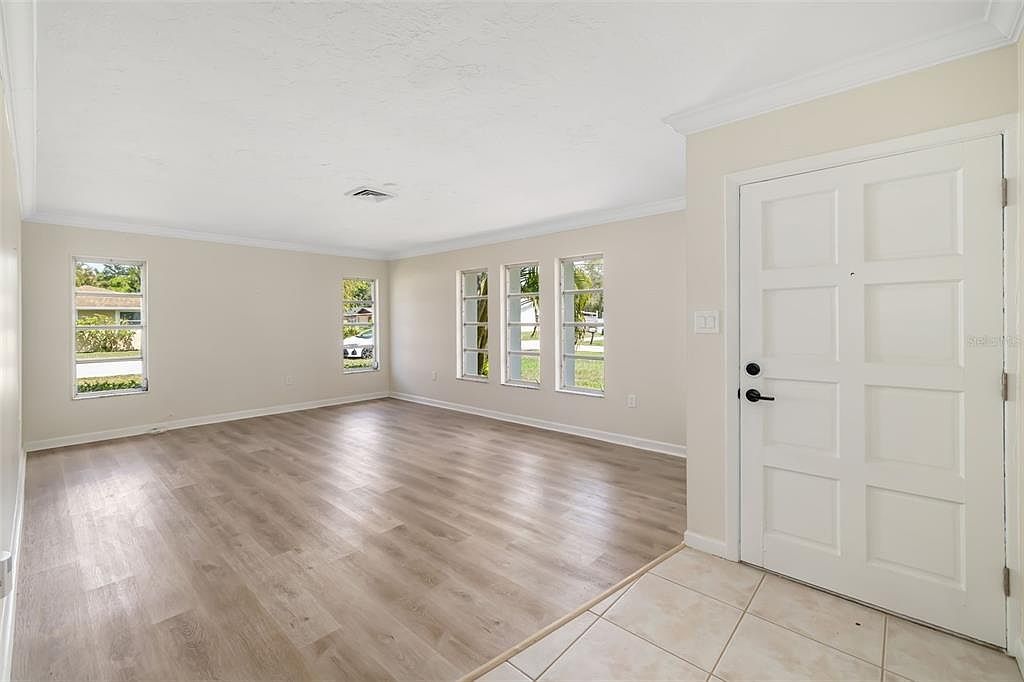 1097 Willis Ave Sarasota, FL 34232 - Thumbnail 4