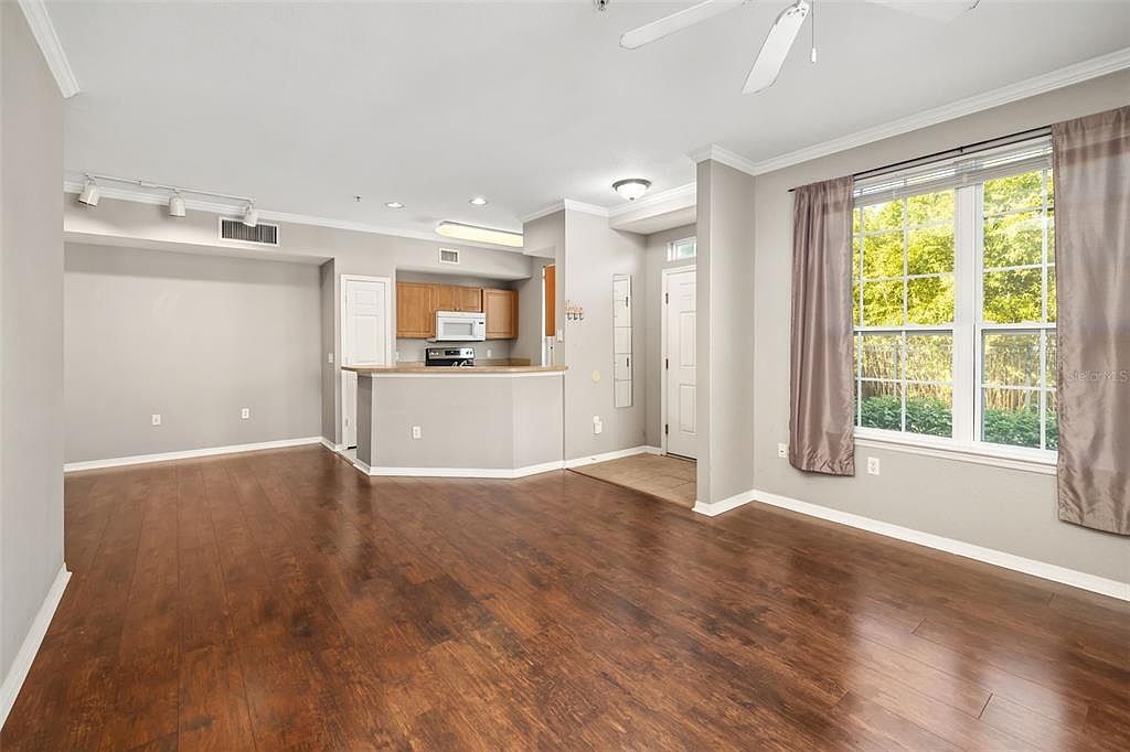 5501 Rosehill Rd Unit 103 Sarasota, FL 34233 - Thumbnail 4