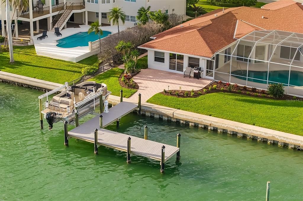 480 Cleveland Dr Sarasota, FL 34236 - Thumbnail 4