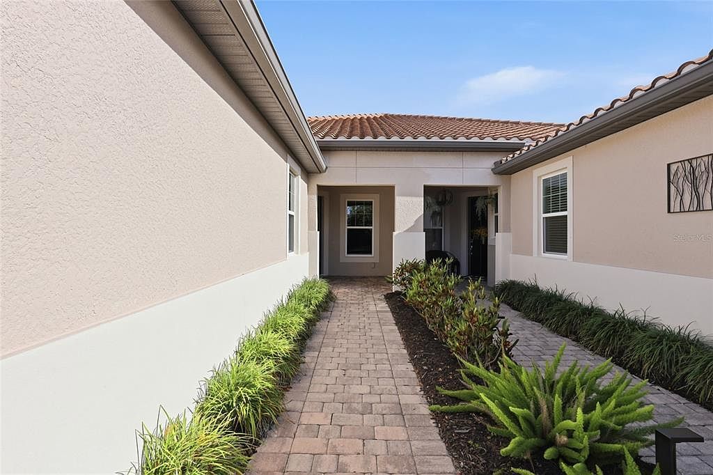 11929 Tapestry Ln Venice, FL 34293 - Thumbnail 4