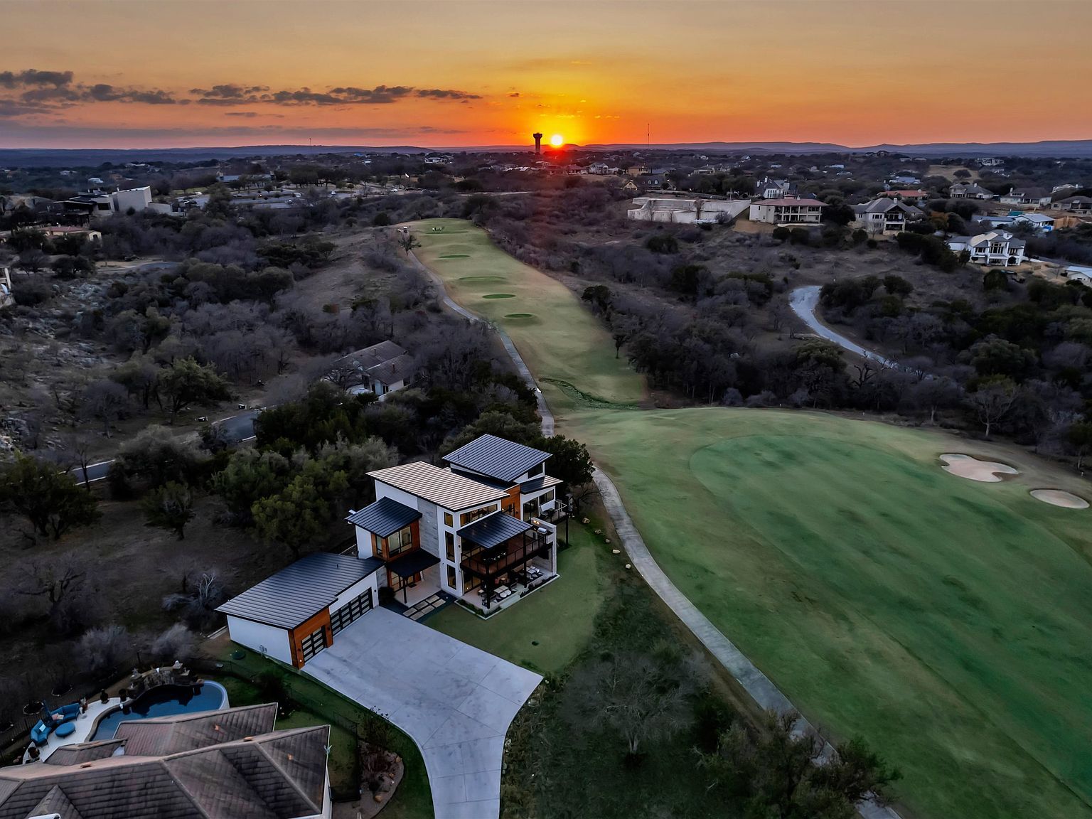 207 Kites Ct Kingsland, TX 78657 - Thumbnail 4