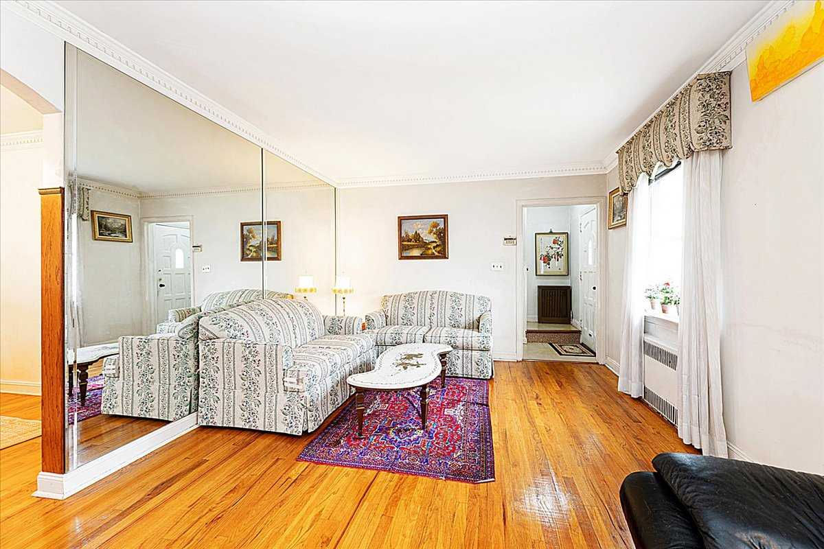 58-20 217th Street, Bayside, NY 11364, USA - Thumbnail 4