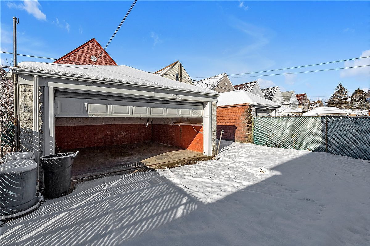 4532 Utopia Pkwy Flushing, NY 11358 - Thumbnail 4