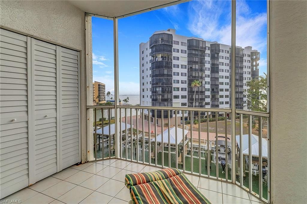 4331 Bay Beach Ln APT 353 Fort Myers Beach, FL 33931 - Thumbnail 4