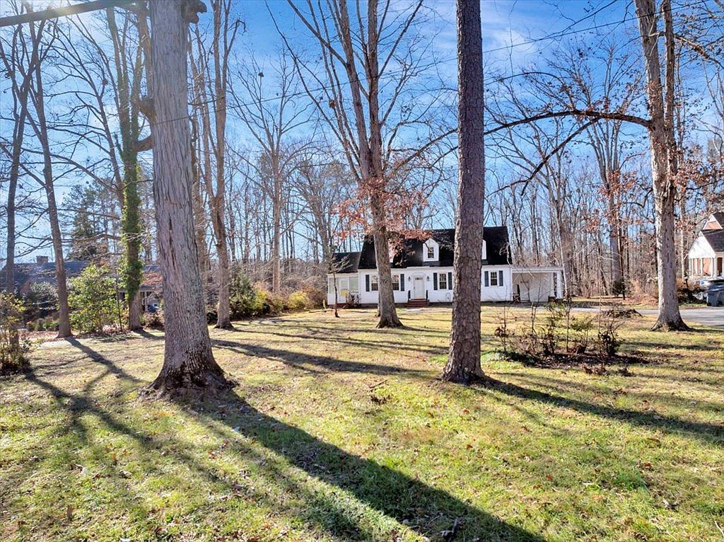 2504 Halifax Rd South Boston, VA 24592 - Thumbnail 4