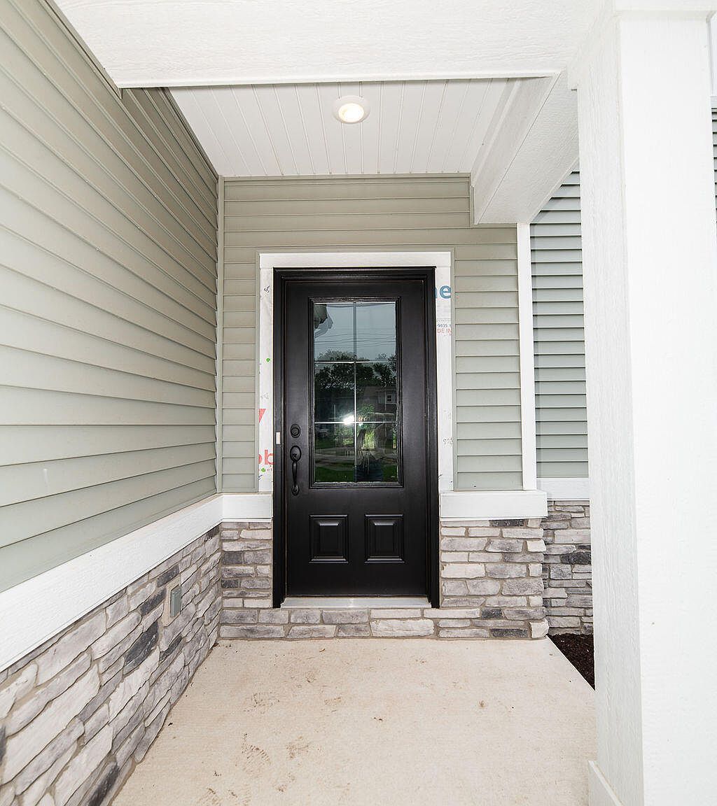 400 W 18th St #A La Porte, IN 46350 - Thumbnail 4