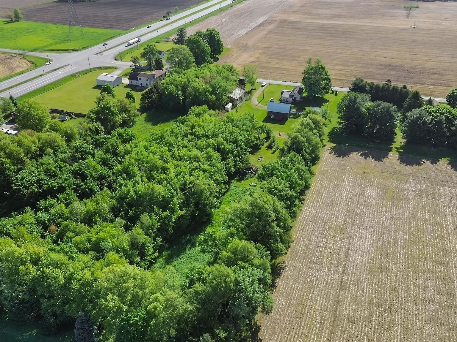 56611 Tulip Rd New Carlisle, IN 46552 - Thumbnail 4