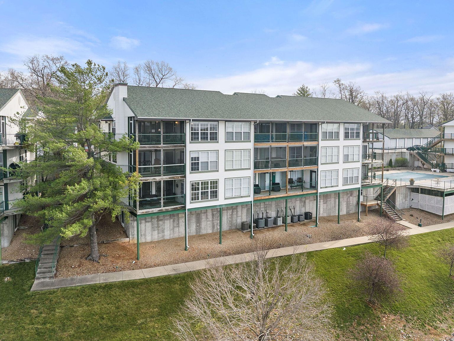 W1309 E Harbour Towne Dr #W1309 Lake Ozark, MO 65049 - Thumbnail 4