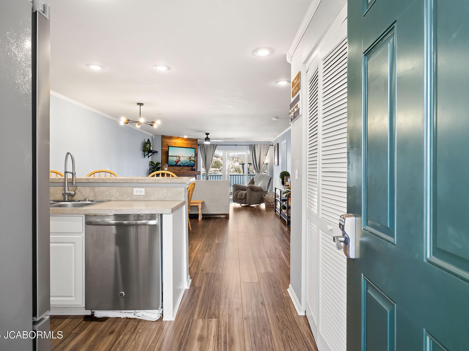 245 Plaza Beach Dr Unit 2B Camdenton, MO 65020 - Thumbnail 4