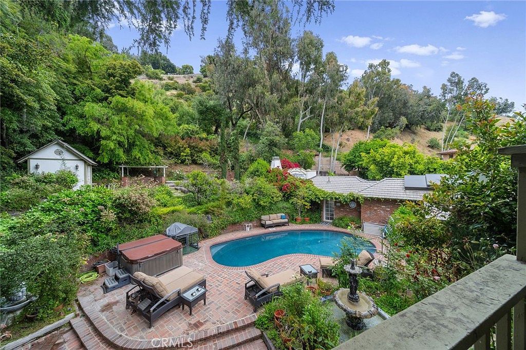 1326 Benedict Canyon Dr Beverly Hills, CA 90210 - Thumbnail 4