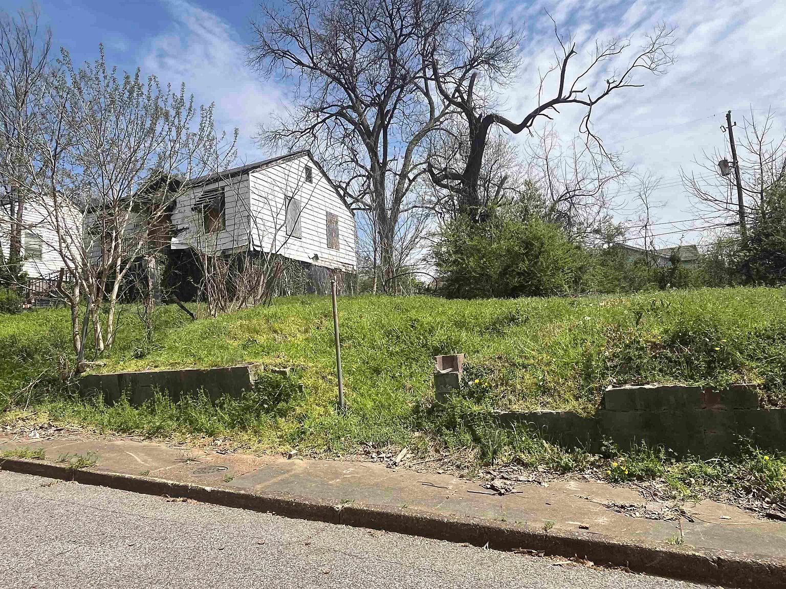 2076 Farrington St Memphis, TN 38109 - Thumbnail 4