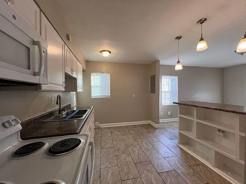 1662 Monsarrat St Memphis, TN 38109 - Thumbnail 4