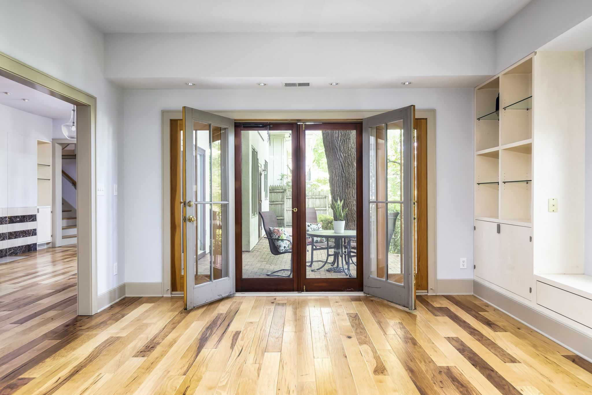 550 West 49th Terrace, Kansas City, MO, USA, 64112 - Thumbnail 5