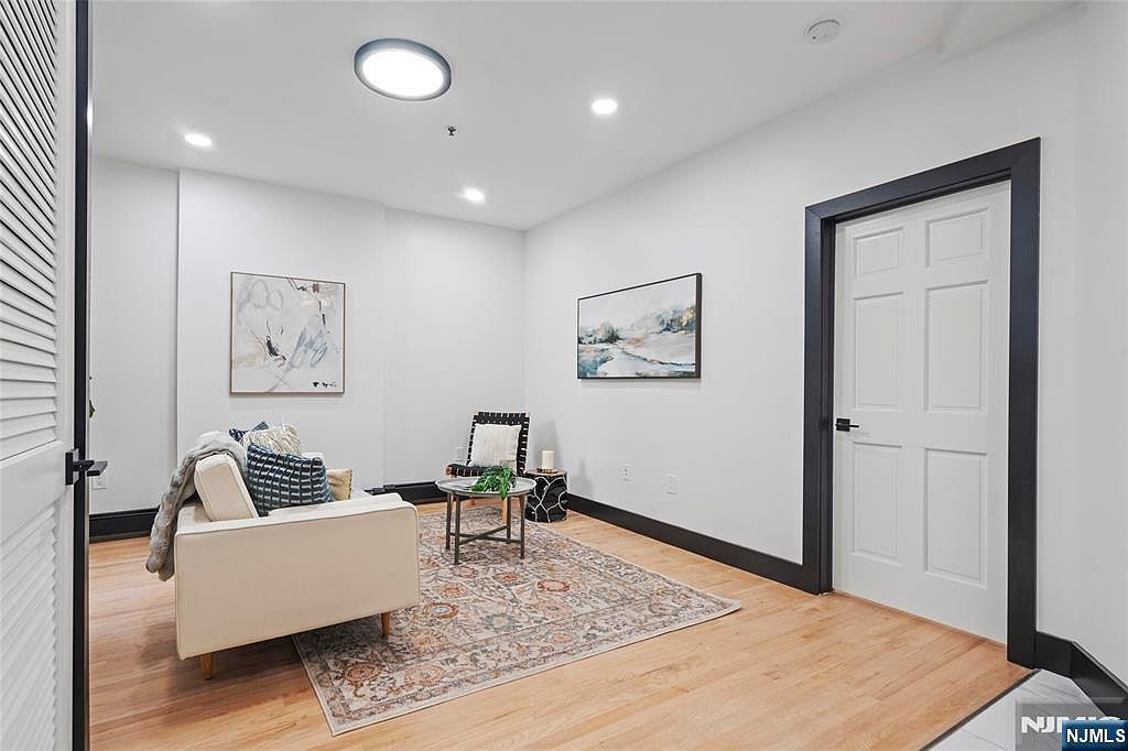 391 Central Ave APT 5 Jersey City, NJ 07307 - Thumbnail 4