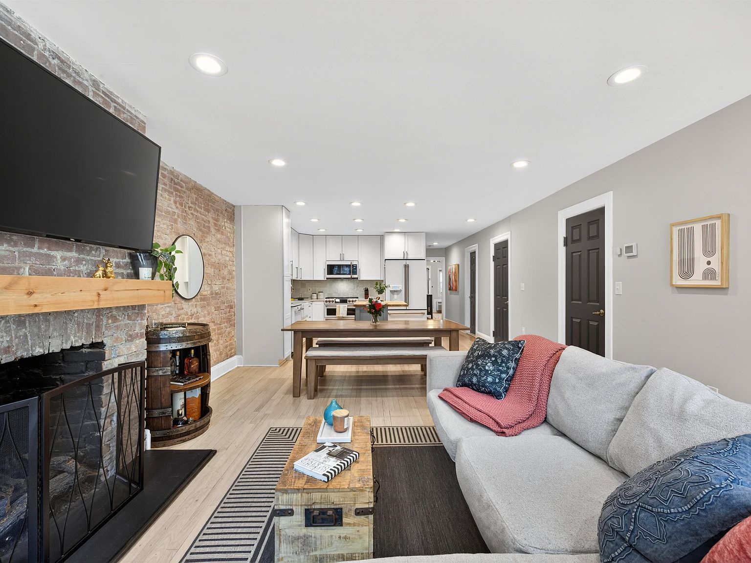 112 Bloomfield St APT 1 Hoboken, NJ 07030 - Thumbnail 4