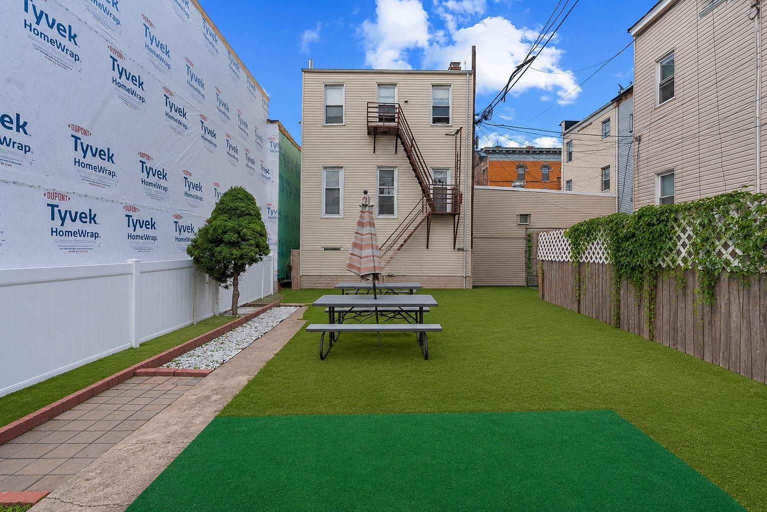 609 38th St Union City, NJ 07087 - Thumbnail 4