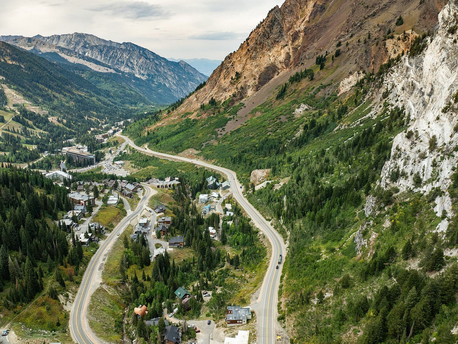 9876 E Little Cottonwood Rd Sandy, UT 84092 - Thumbnail 4