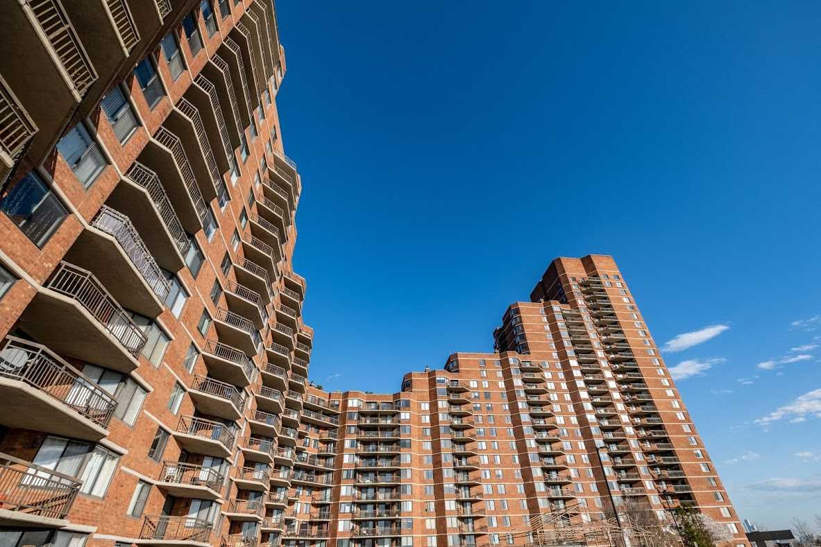 2336 Harmon Cove Tower, Secaucus, NJ, USA, 7094 - Thumbnail 4