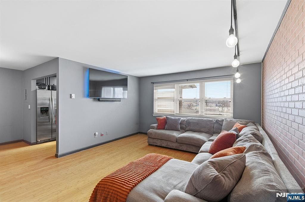 205 Bergen Tpke APT 2G Ridgefield Park, NJ 07660 - Thumbnail 4