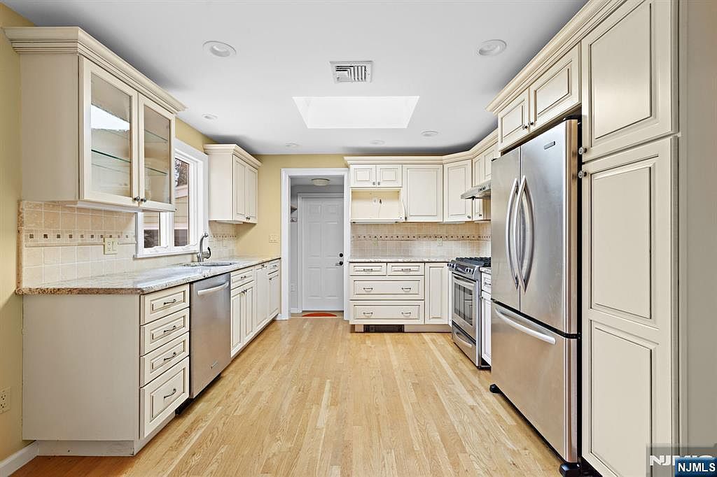 306 Sunset Blvd Wyckoff, NJ 07481 - Thumbnail 4