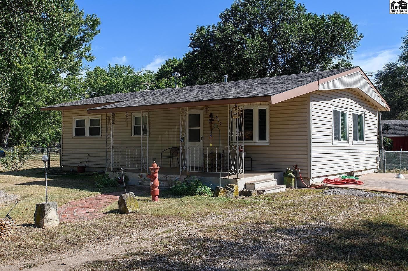 605 E 9th St Harper, KS 67058 - Thumbnail 4