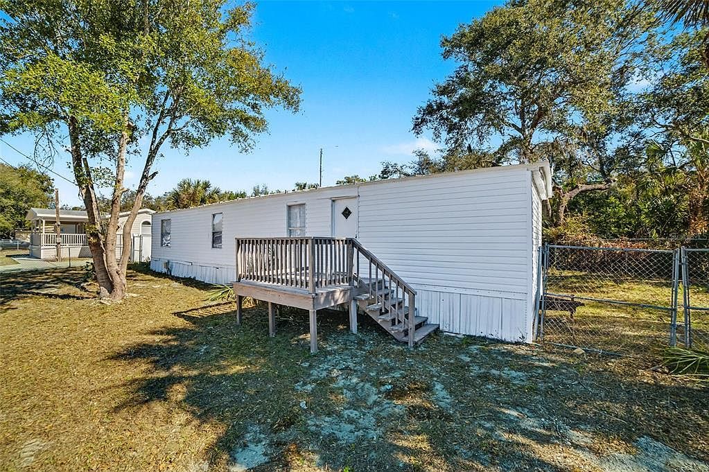 10914 Country Haven Dr Gibsonton, FL 33534 - Thumbnail 4