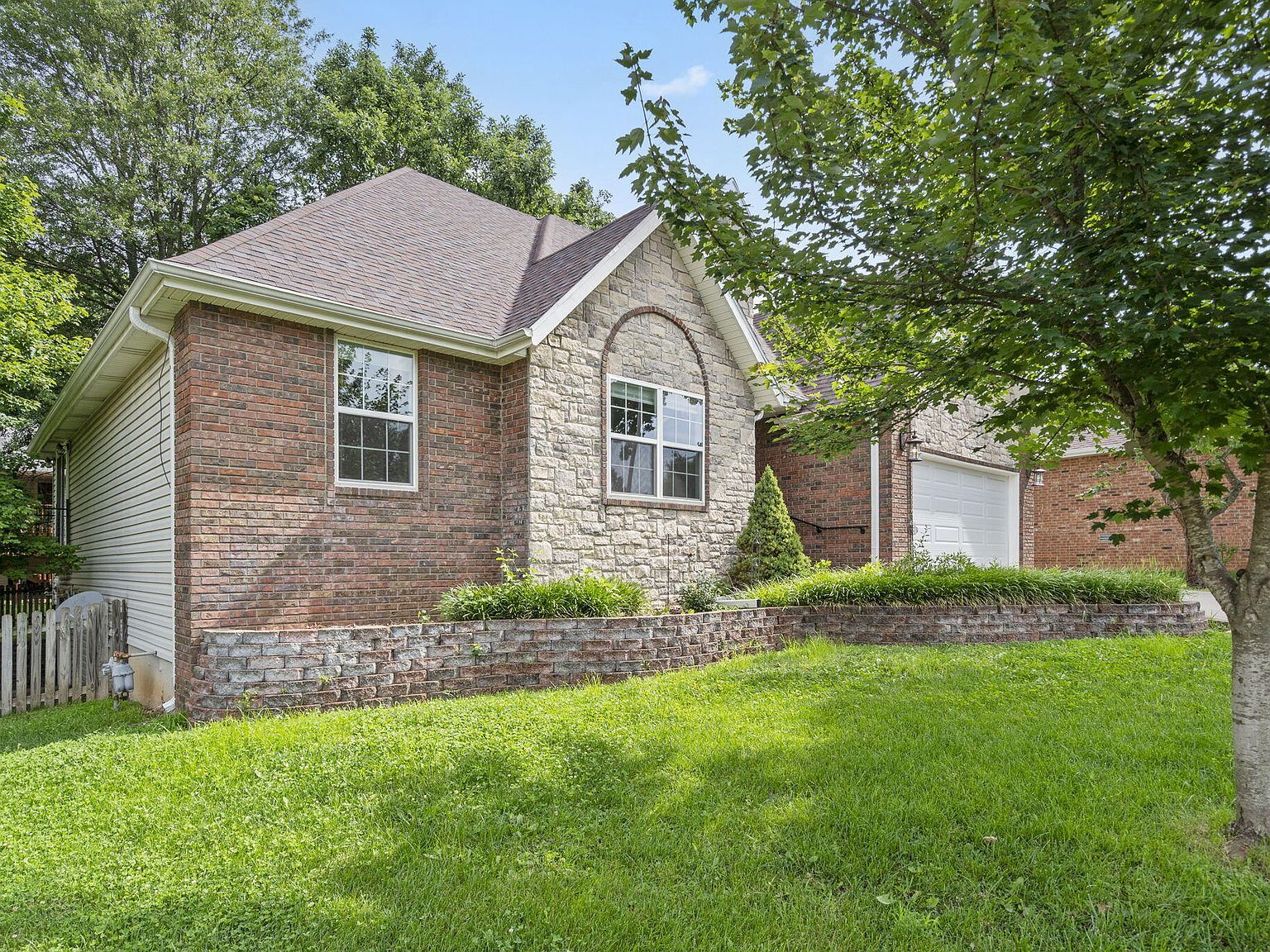 2065 W Buena Vista St Springfield, MO 65810 - Thumbnail 4