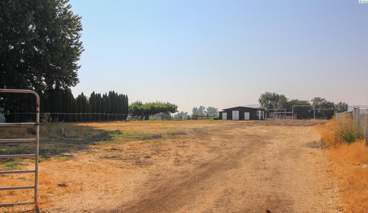 220709 E Game Farm Rd Kennewick, WA 99337 - Thumbnail 4