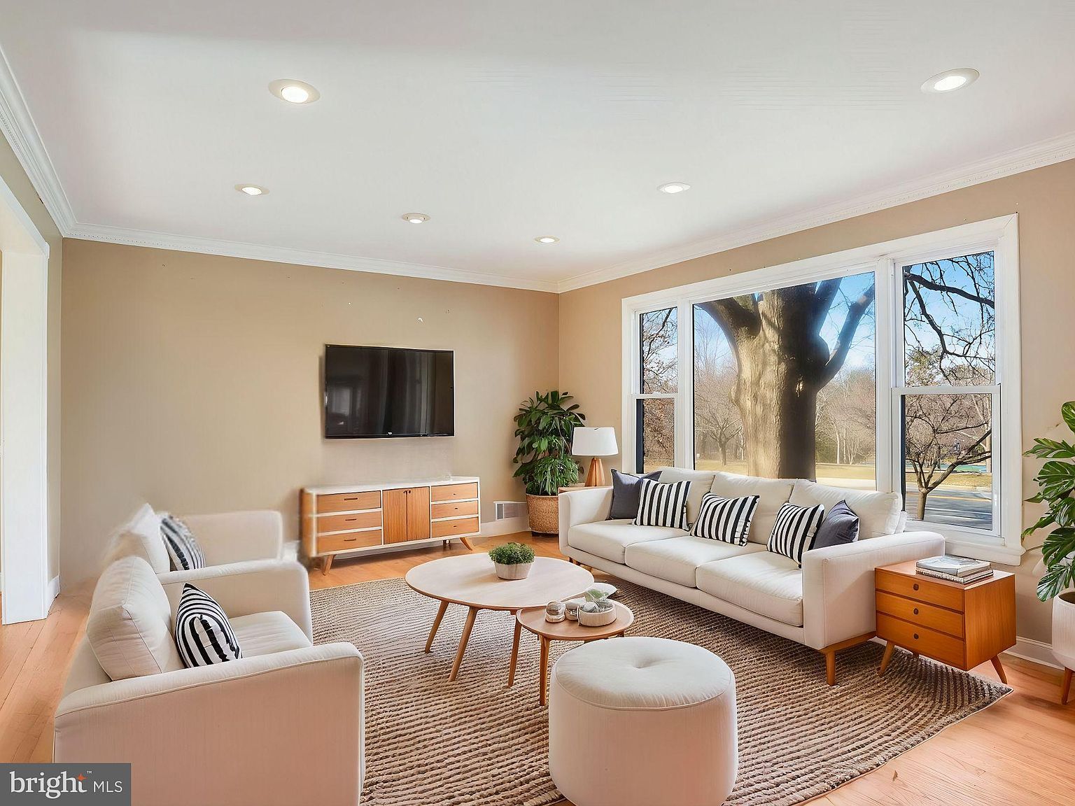 674 College Pkwy Rockville, MD 20850 - Thumbnail 4