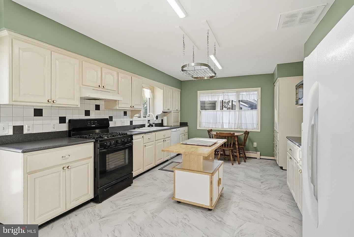 1206 Beechwood Dr Frederick, MD 21701 - Thumbnail 4