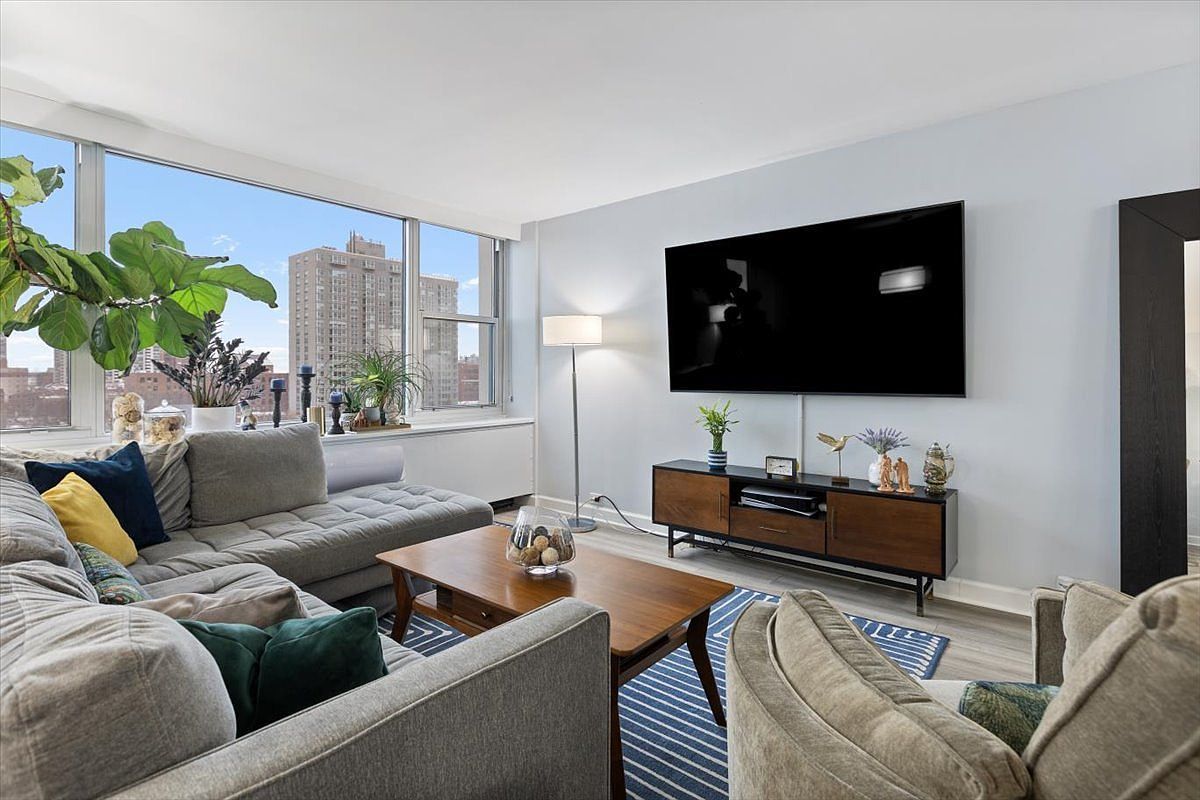 4250 N Marine Dr APT 906 Chicago, IL 60613 - Thumbnail 4