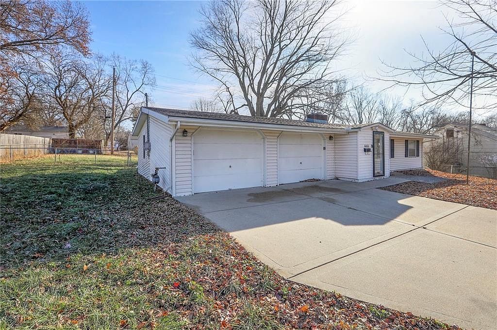 6603 Hardy Ave Raytown, MO 64133 - Thumbnail 4