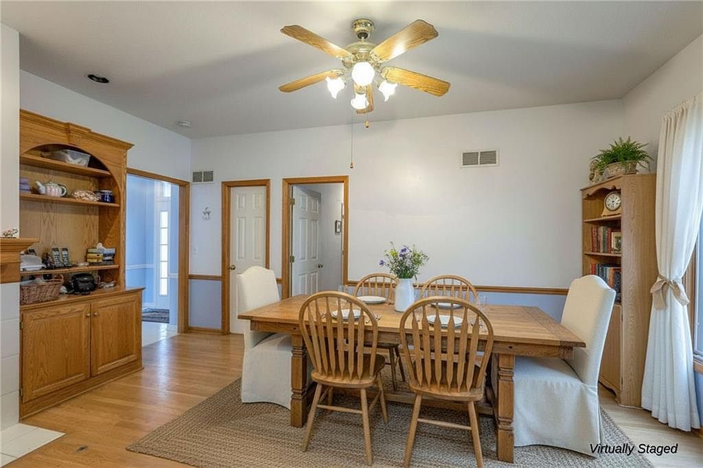 5327 W 122nd Ter Overland Park, KS 66209 - Thumbnail 4