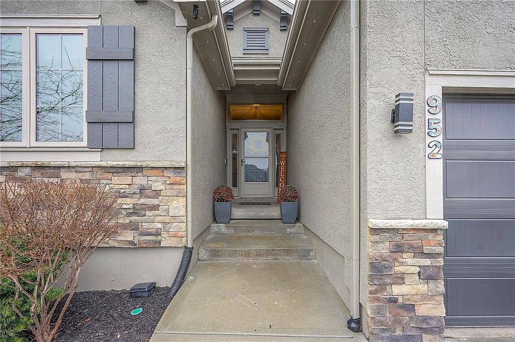 952 E 121st Pl Olathe, KS 66061 - Thumbnail 4