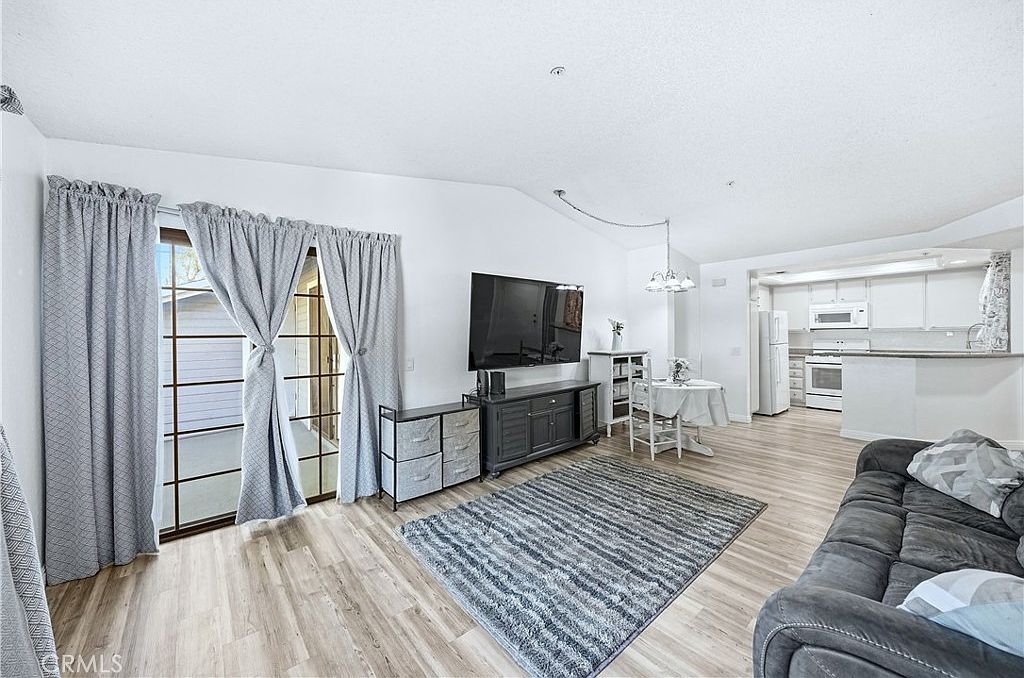 1774 Shady Oaks Ct Azusa, CA 91702 - Thumbnail 4