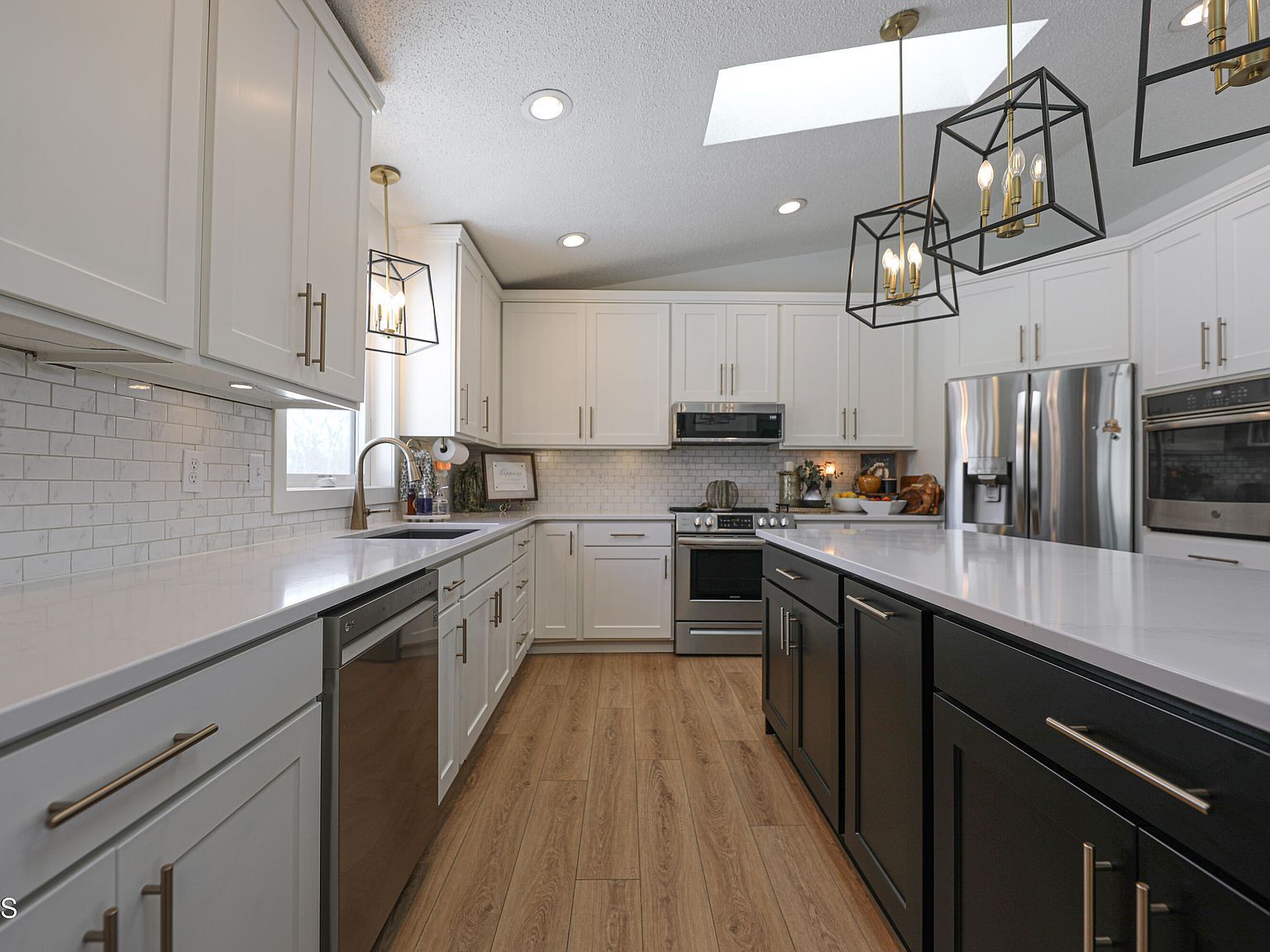 919 W Bristol Dr Bismarck, ND 58501 - Thumbnail 4