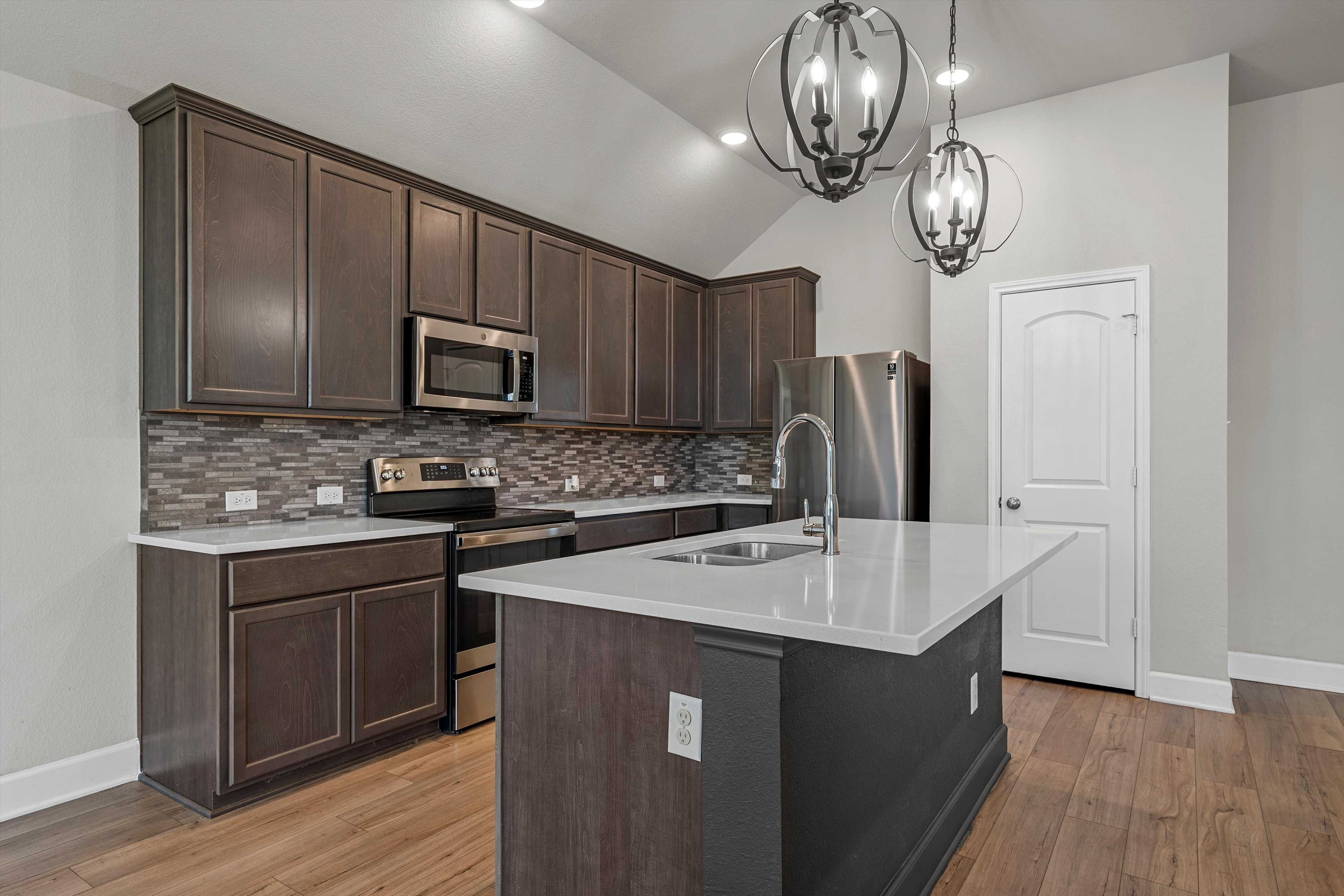 377 Hadley Street, Woodway, TX, USA, 76712 - Thumbnail 4