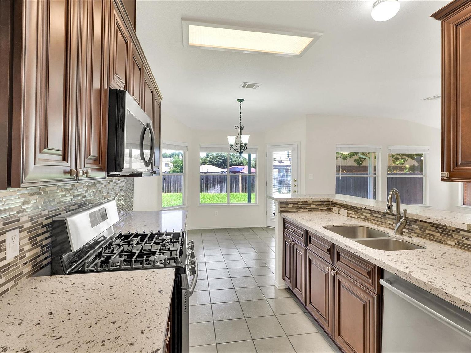 1718 Zydeco Dr Round Rock, TX 78664 - Thumbnail 4