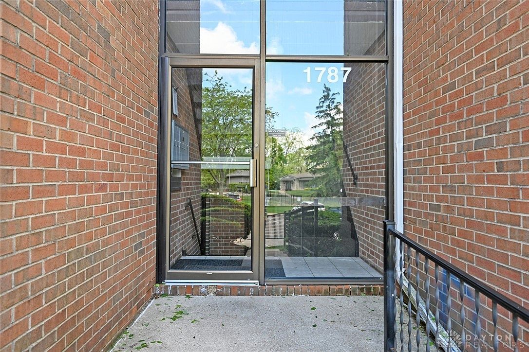 1787 Cherokee Dr APT B Dayton, OH 45449 - Thumbnail 4