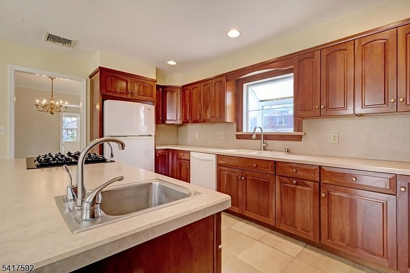 1 Knapp Ave Florham Park, NJ 07932 - Thumbnail 4