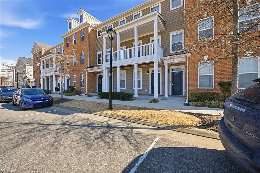 215 Waterside Dr Unit 20 Hampton, VA 23666 - Thumbnail 4