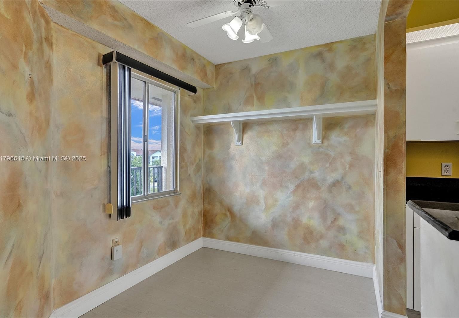 12750 SW 15th St APT 411D Pembroke Pines, FL 33027 - Thumbnail 4