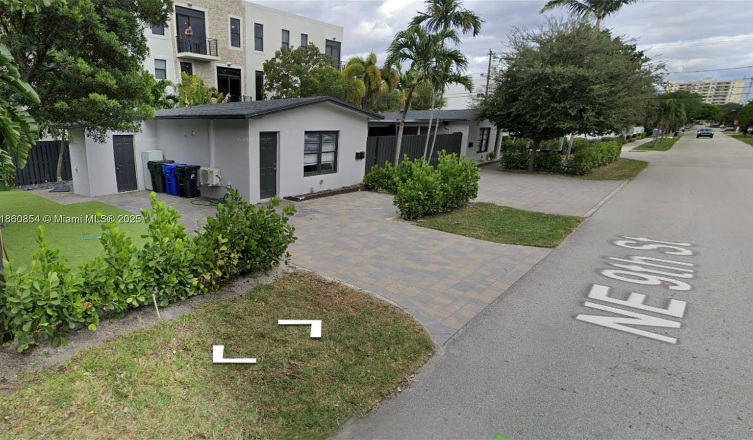 1615 NE 9th St Fort Lauderdale, FL 33304 - Thumbnail 4