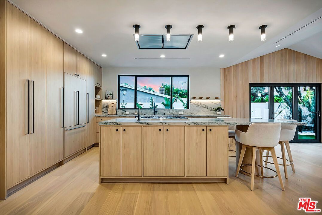 5853 Keokuk Ave Woodland Hills, CA 91367 - Thumbnail 4