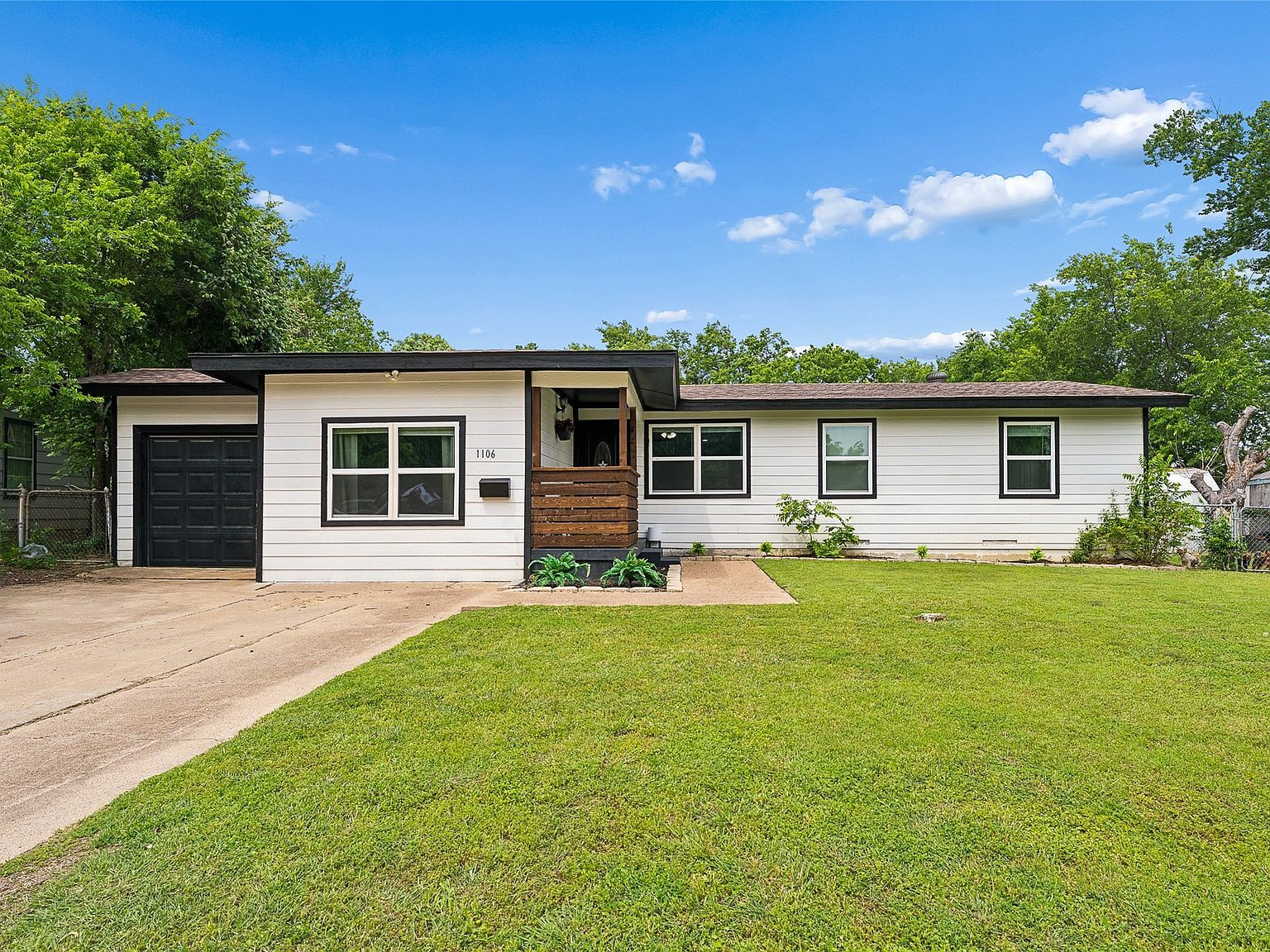 1106 E Strong Pkwy Grand Prairie, TX 75050 - Thumbnail 4