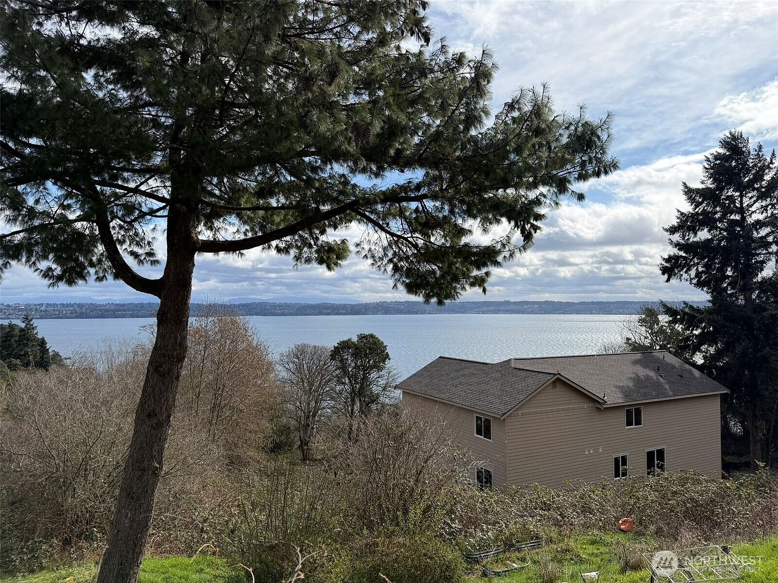 4725 SW 244th St Vashon, WA 98070 - Thumbnail 4